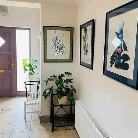 Mountain View House *